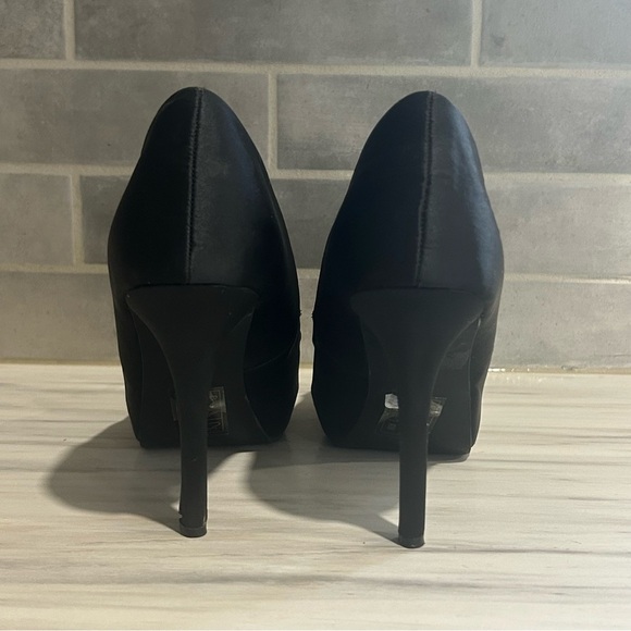 LE CHATEAU Satin Peep Toe Heels- Size 8 - Picture 5 of 8